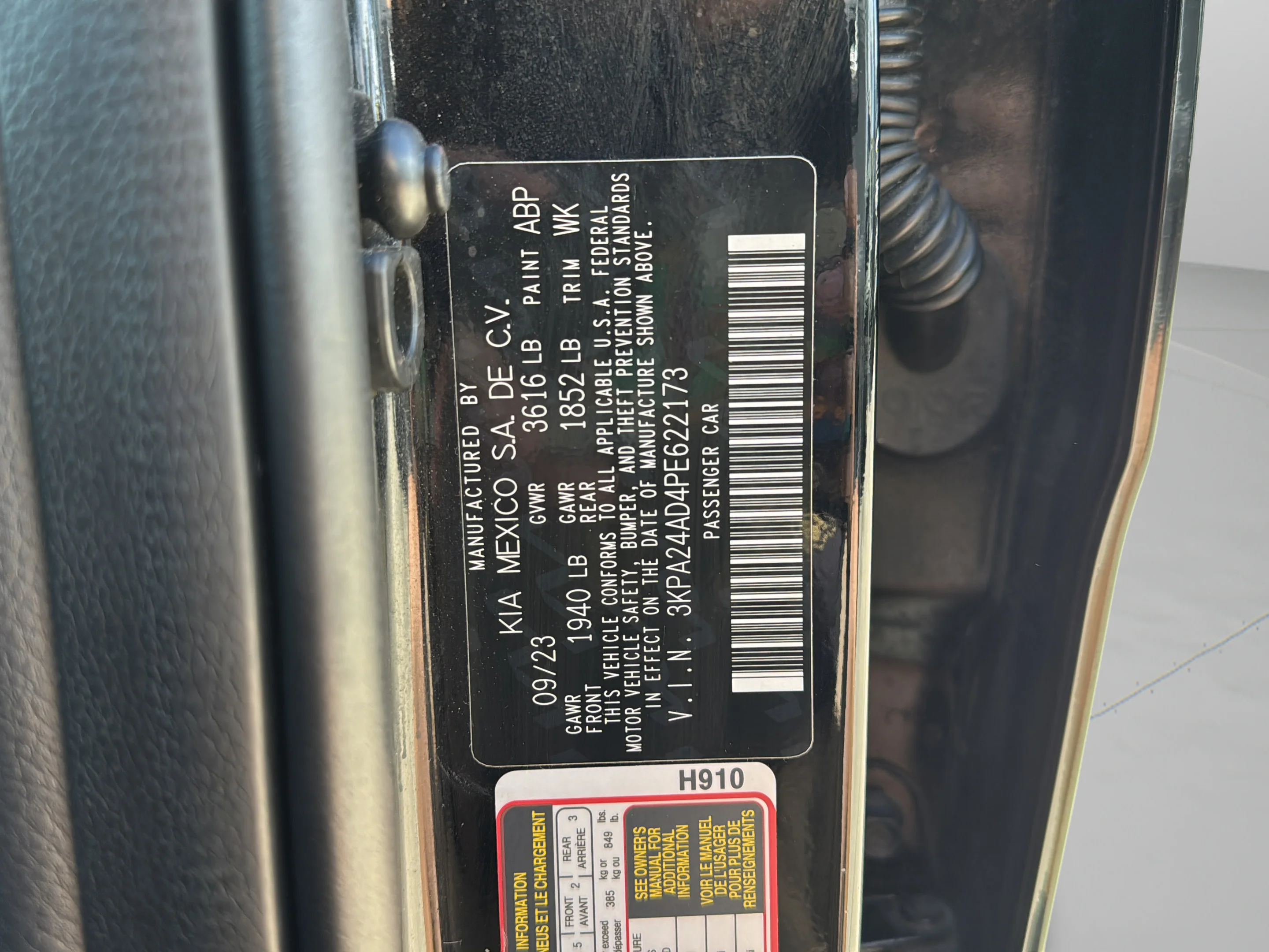 Used 2023 Aurora Black Kia S image 34