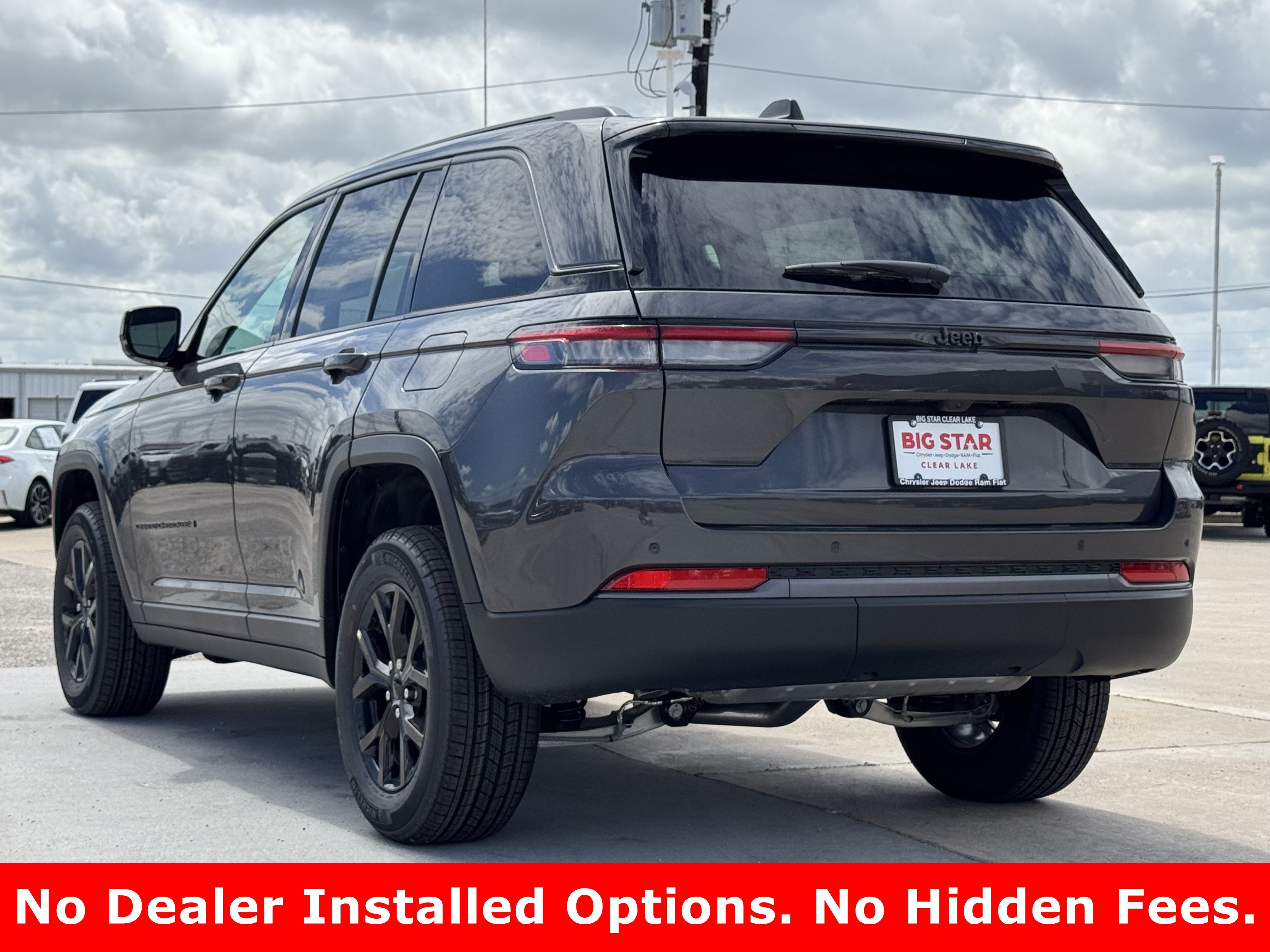 New 2026 Baltic Gray Metallic Clearcoat Jeep Laredo Altitude image 7