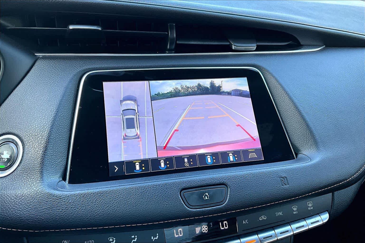 Used 2019 Autumn Metallic Cadillac FWD Premium Luxury image 27