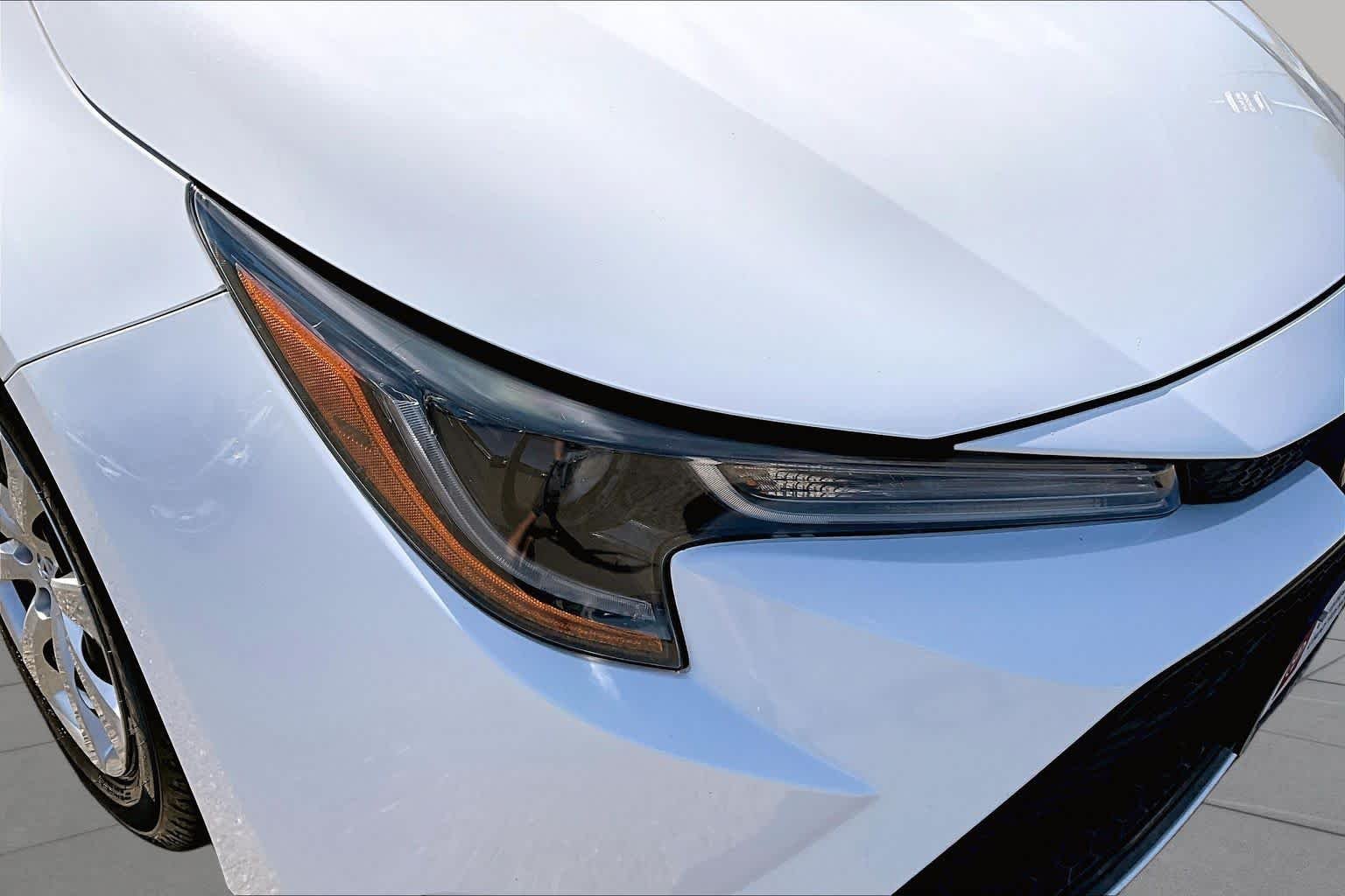 Certified Used 2021 Super White Toyota LE image 27