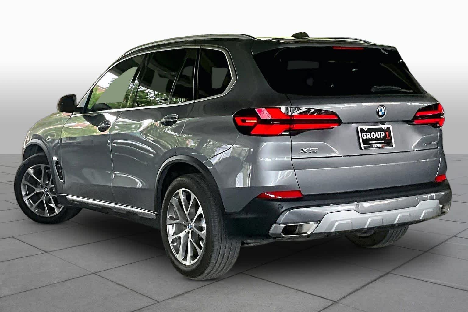 Used 2024 Skyscraper Grey Metallic BMW sDrive40i image 10