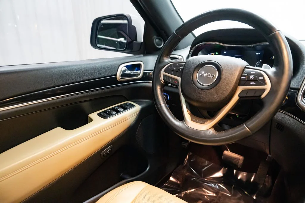Used 2016 White Jeep Limited image 12
