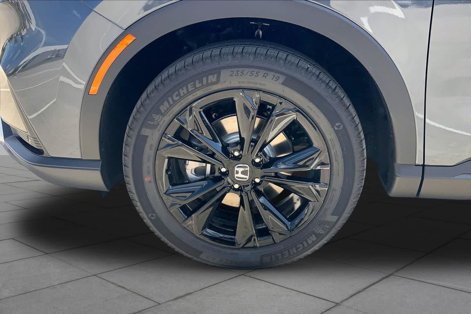 New 2027 Meteorite Gray Metallic Honda Sport Touring Hybrid AWD image 12