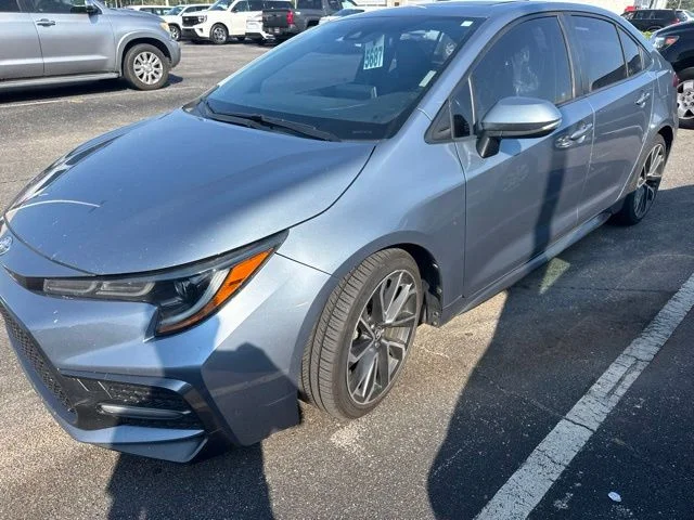 Used 2020  Toyota XSE image 1