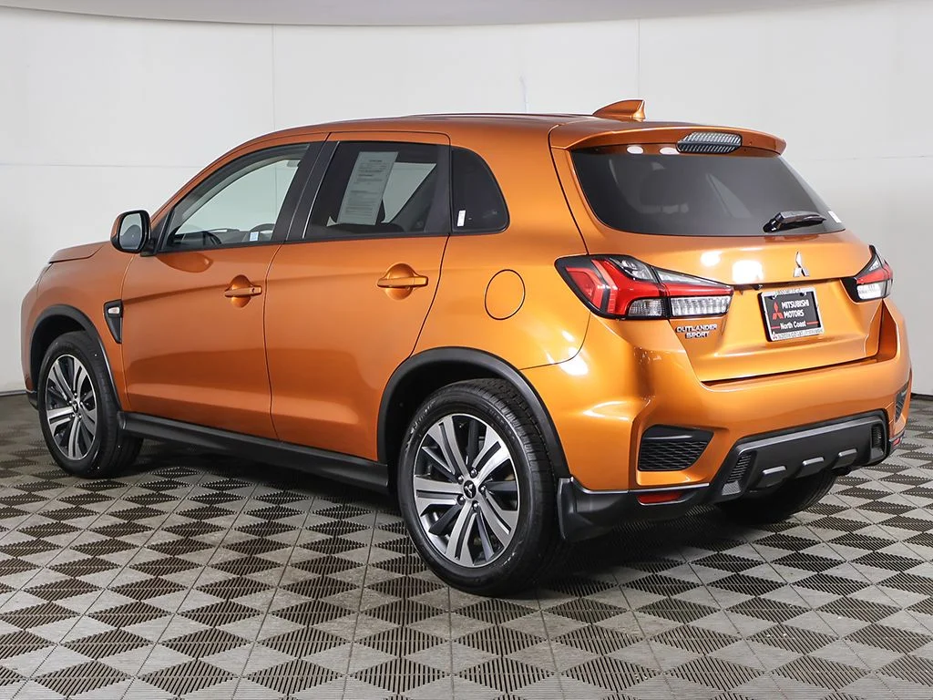 Used 2022  Mitsubishi 2.0 ES image 6