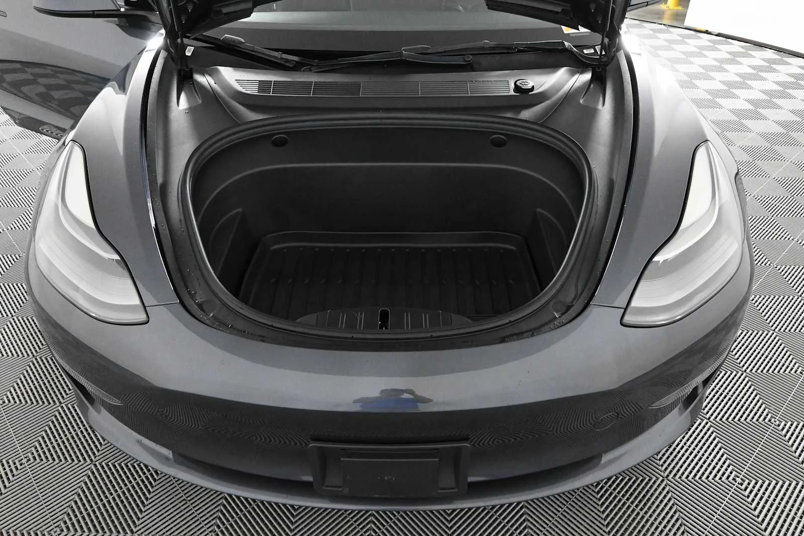 Used 2023 Midnight Silver Metallic Tesla  image 25