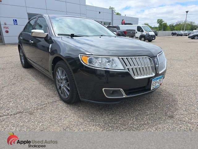 Used 2011 Black Lincoln Base image 1