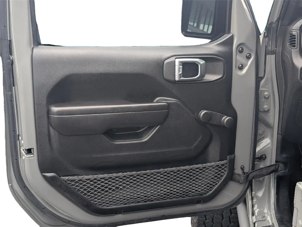 Used 2021 Sting-gray Clea Jeep Sport image 15