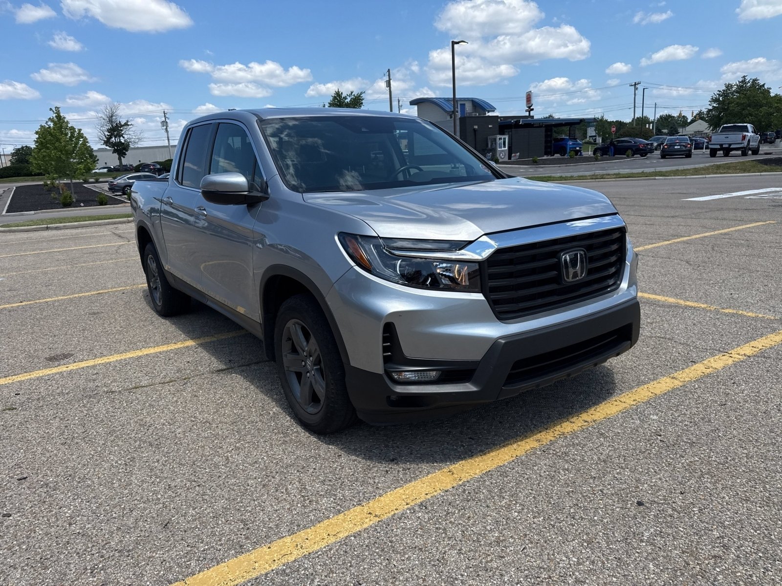 Certified Used 2023 Lunar Silver Metallic Honda RTL image 18