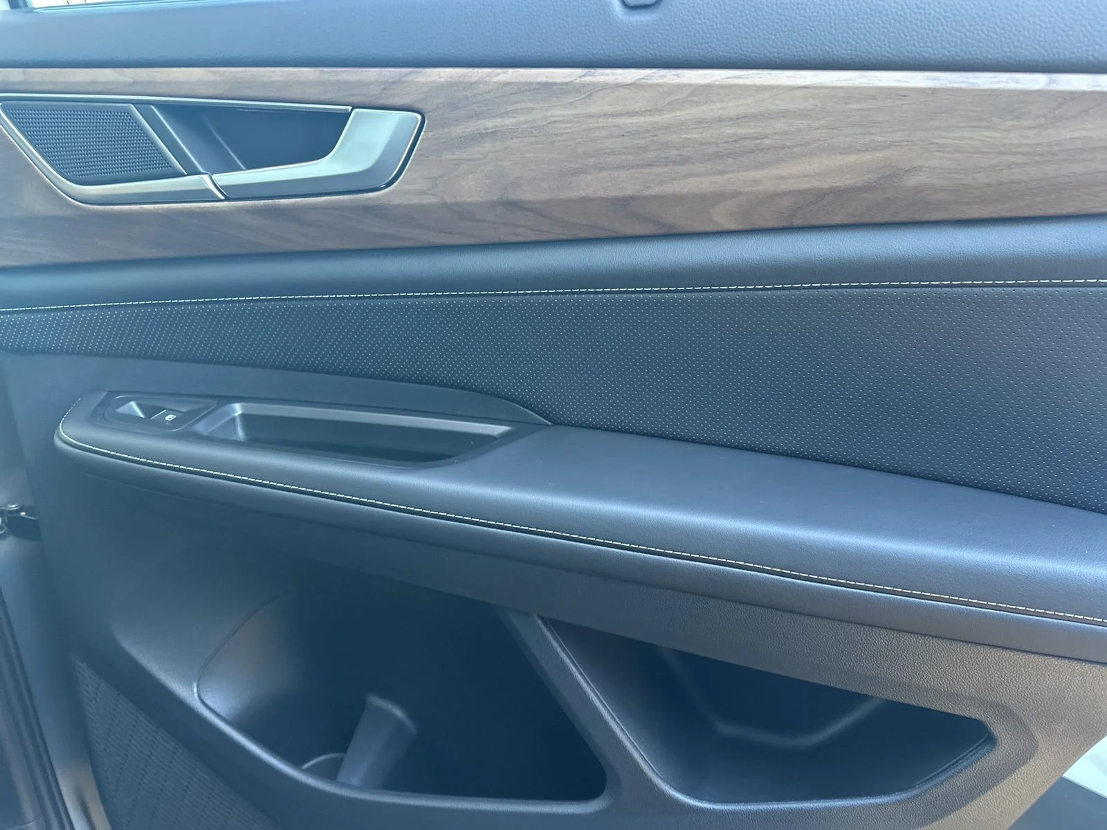 2026 Volkswagen Atlas SE w/Tech - Photo 35