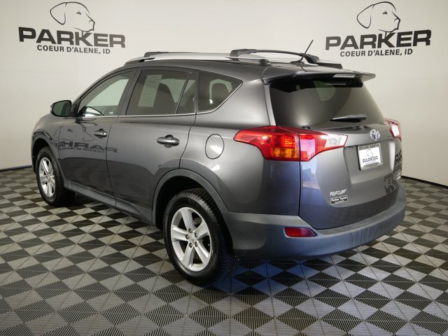 Used 2014 Magnetic Gray Metallic Toyota XLE image 7