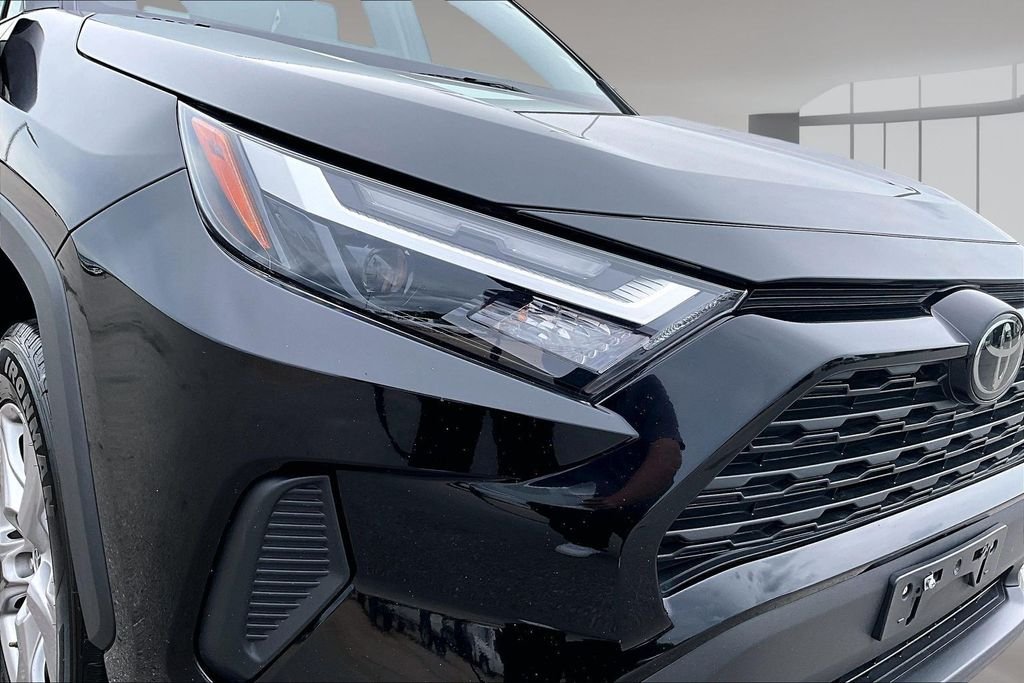 Used 2025 Black Toyota XLE image 30