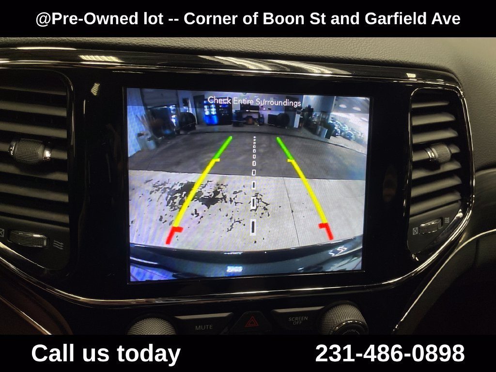 Used 2019 Silver Jeep Limited image 24