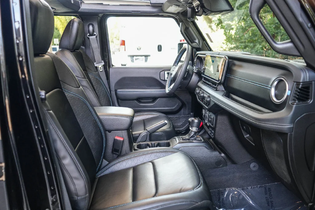 Used 2024 Black Jeep High Altitude 4xe image 13