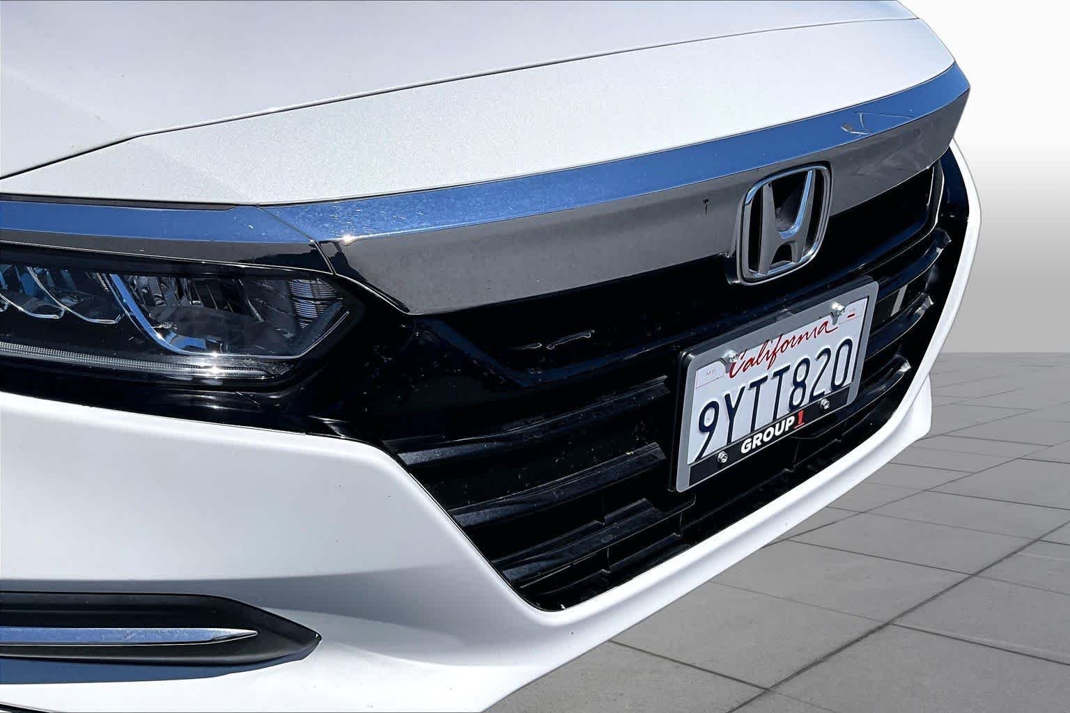 Used 2020 Platinum White Pearl Honda  image 29