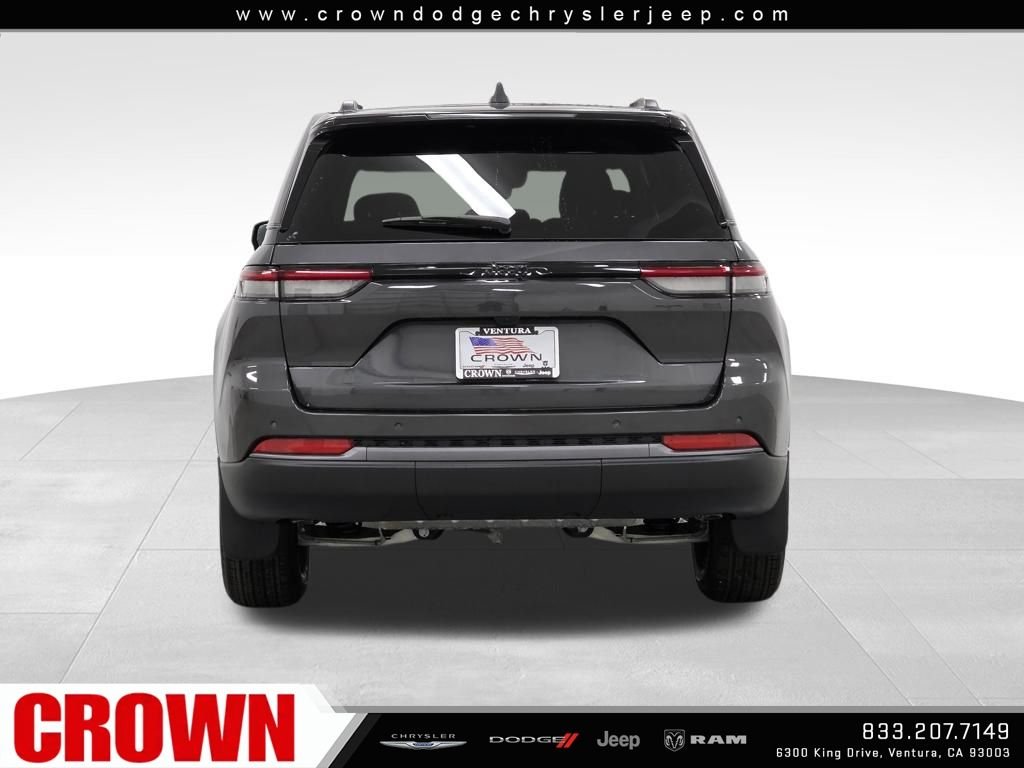 New 2026 Baltic Gray Metallic Clearcoat Jeep Altitude image 6