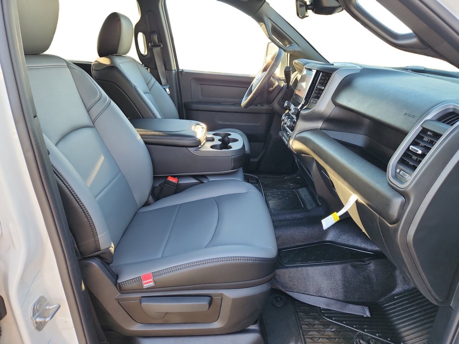 2026 RAM 3500 Chassis Tradesman - Photo 15
