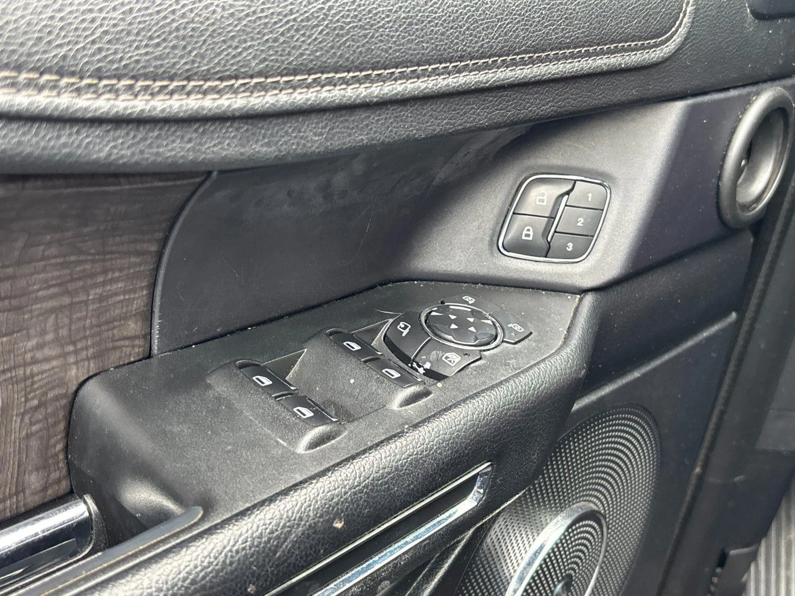 Used 2020 Agate Black FORD LIMI image 13