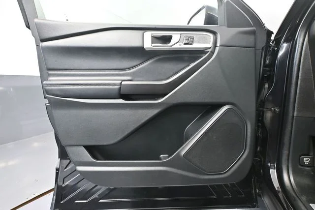 Used 2020 Black Ford Limited image 14