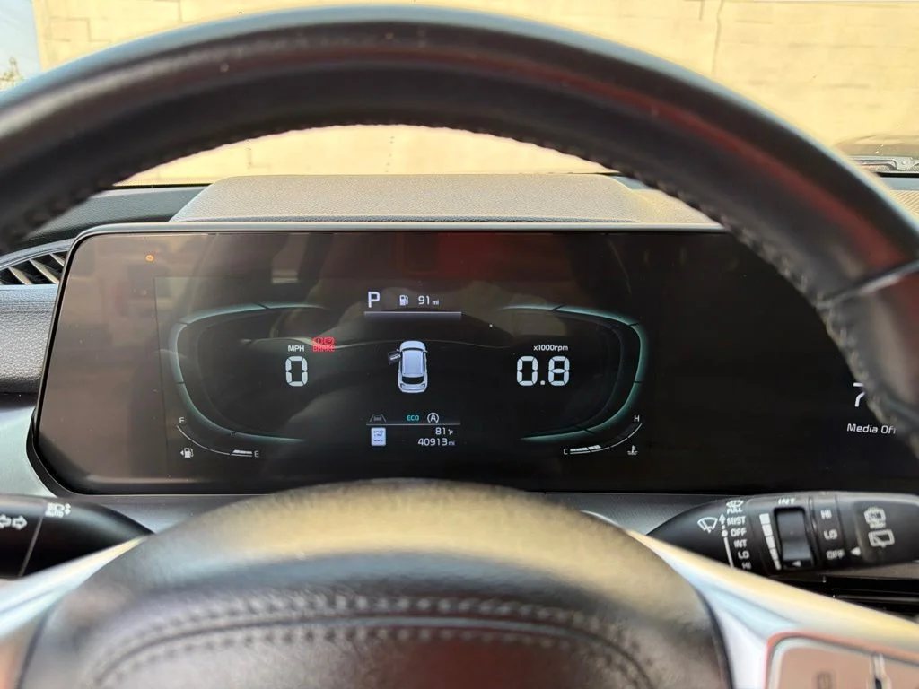 Used 2024 Silver Kia LX image 23