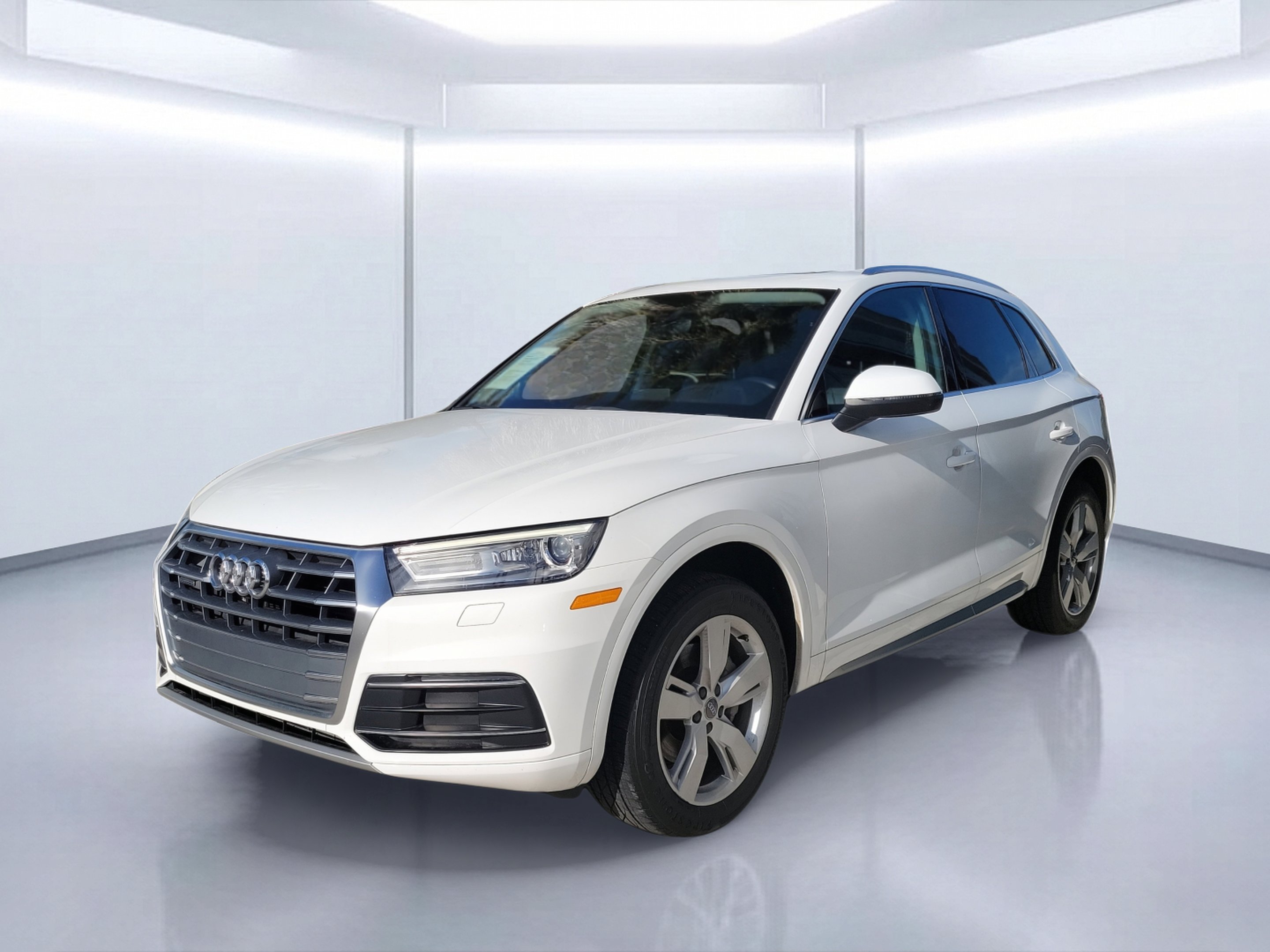 Used 2019  Audi Premium image 2