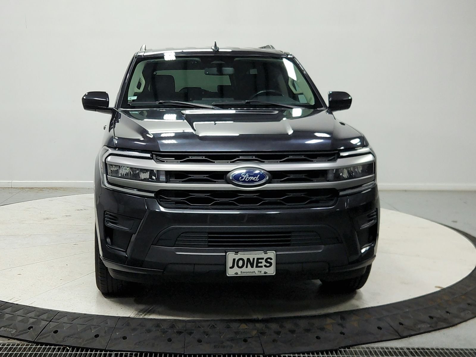Used 2024 Gray Ford XLT image 3