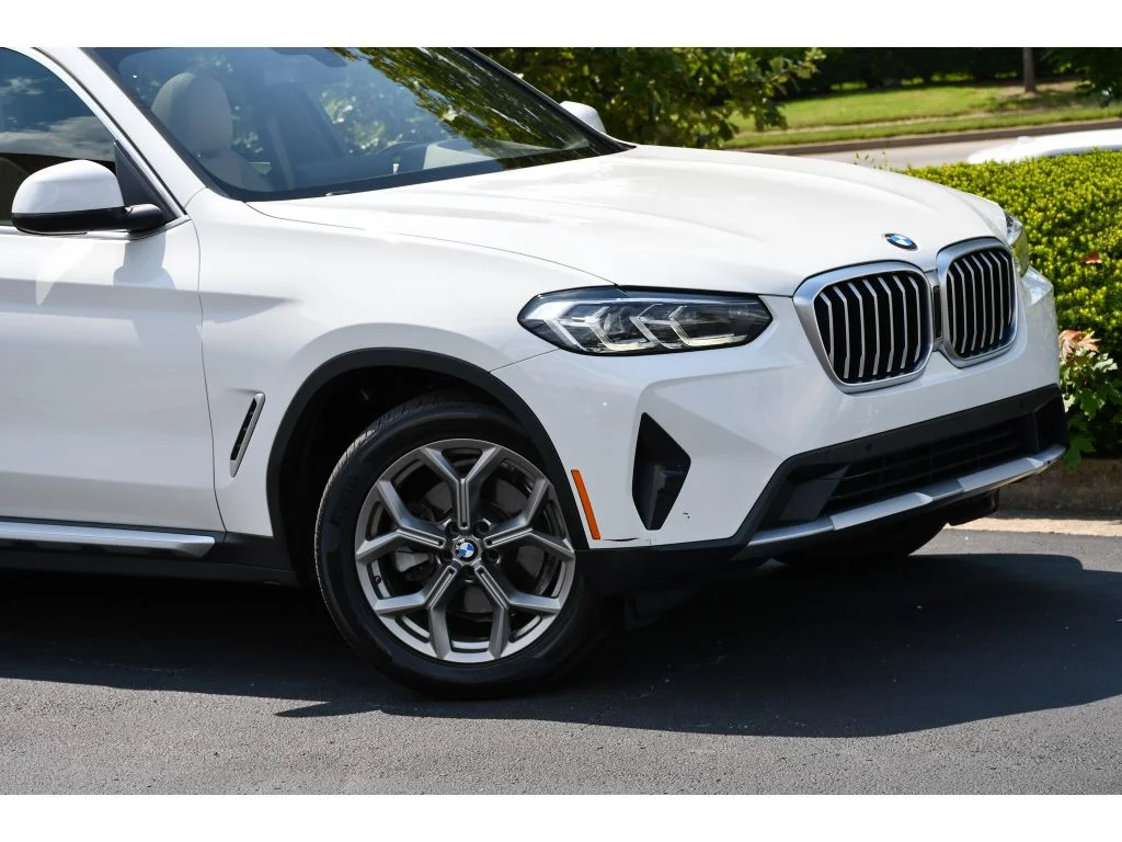 Used 2022 Alpine White BMW xDrive30i image 10