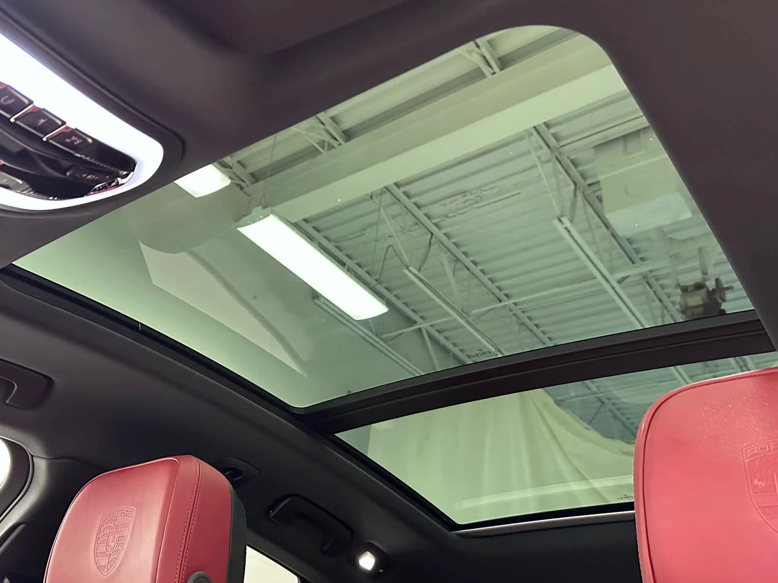 2024 Porsche Macan S - Photo 39