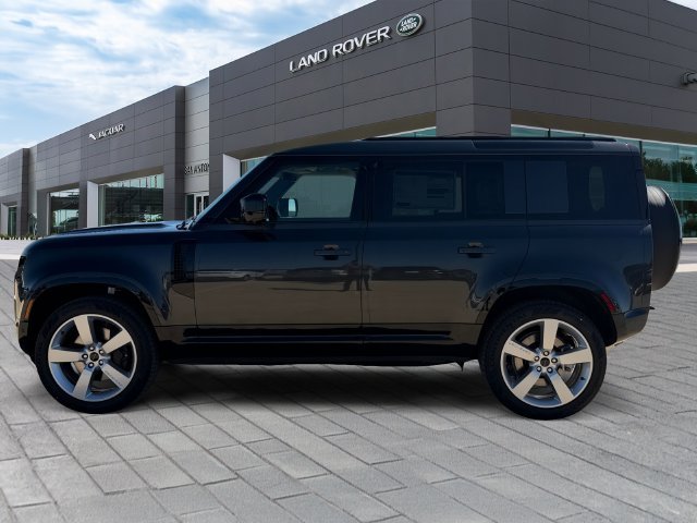 New 2026 Carpathian Grey Land Rover X-Dynamic SE image 2