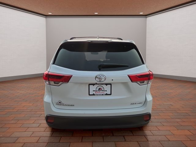 Used 2019 Blizzard Pearl Toyota XLE image 31