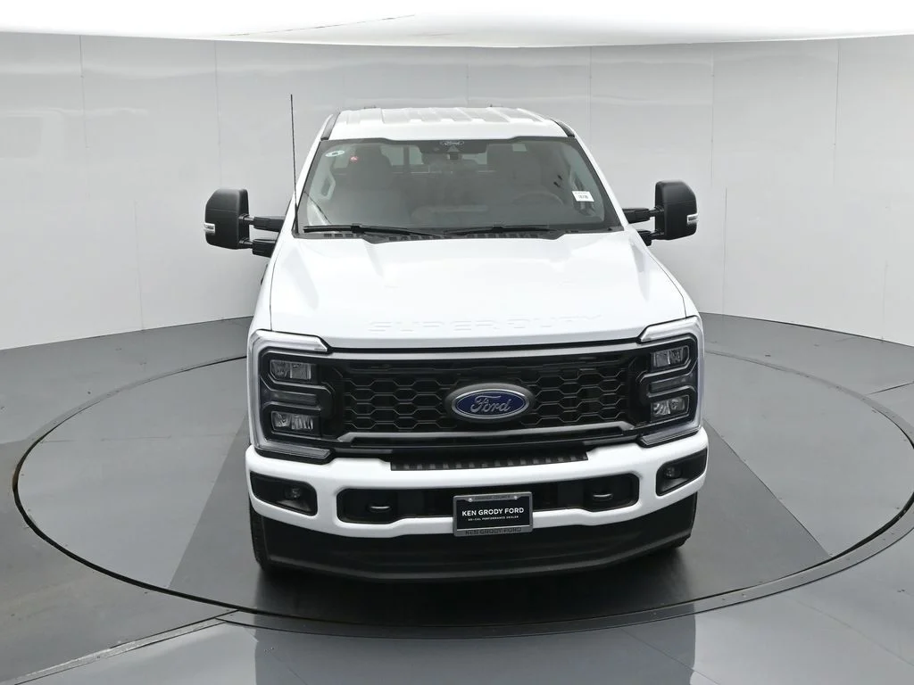 New 2026 Oxford White Ford XL image 34