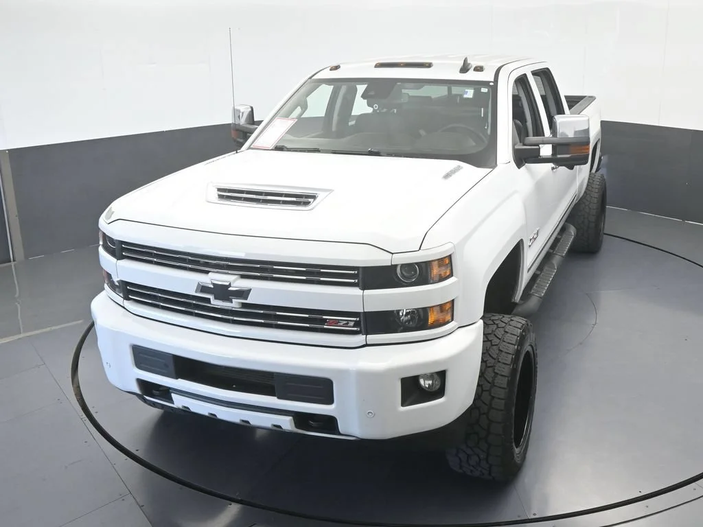 Used 2018 Summit White Chevrolet LTZ image 54