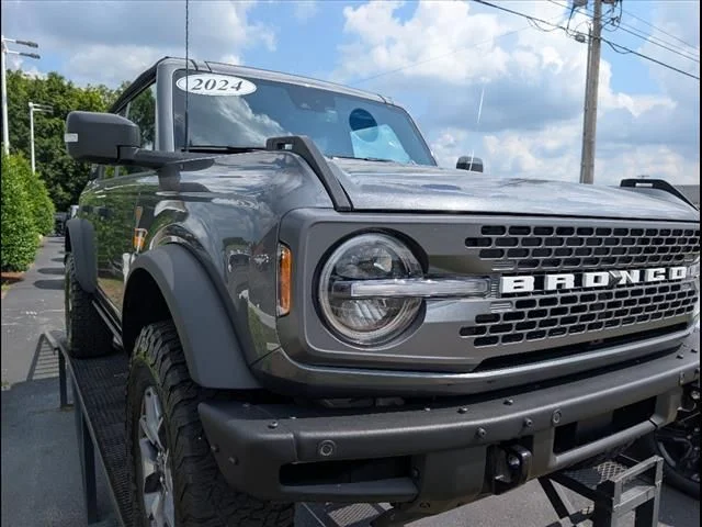 Used 2024 Gray Metallic Ford Badlands image 20