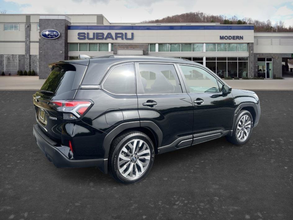 Used 2025 Crystal Black Silica Subaru Touring image 4