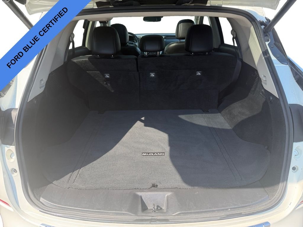 Used 2019 White Nissan Platinum image 17
