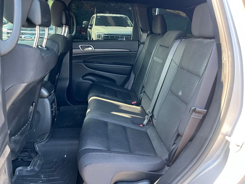 Used 2021 Billet Silver Metallic Clearcoat Jeep Laredo E image 11