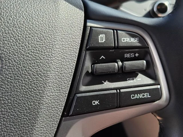 Used 2017 Blue Hyundai SE image 21