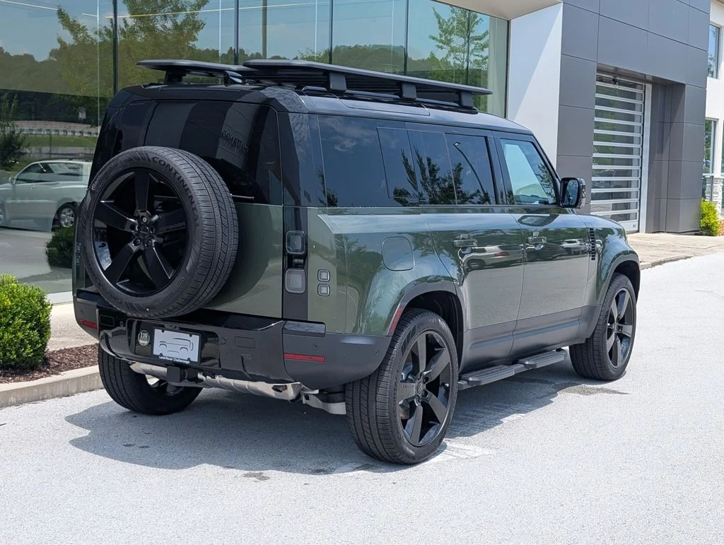 New 2026 Woolstone Green Land Rover S image 7