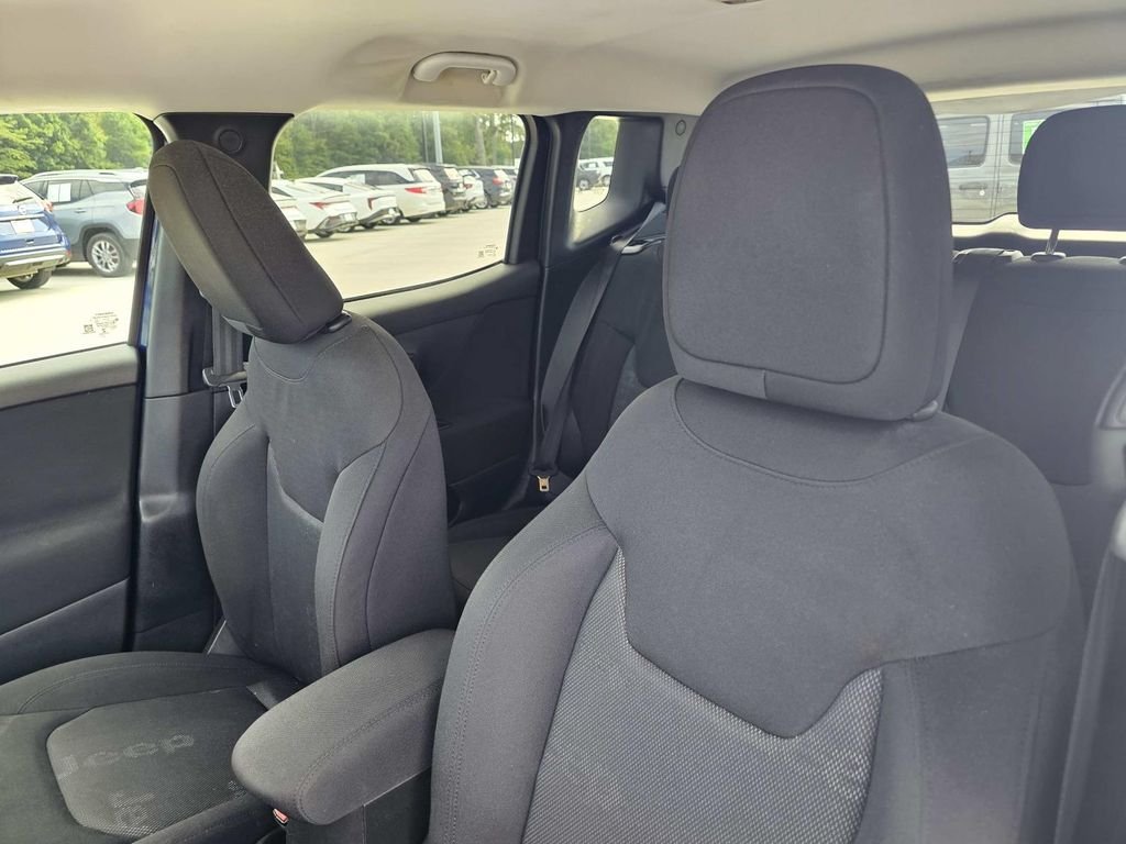 Used 2017 Blue Jeep Latitude image 23