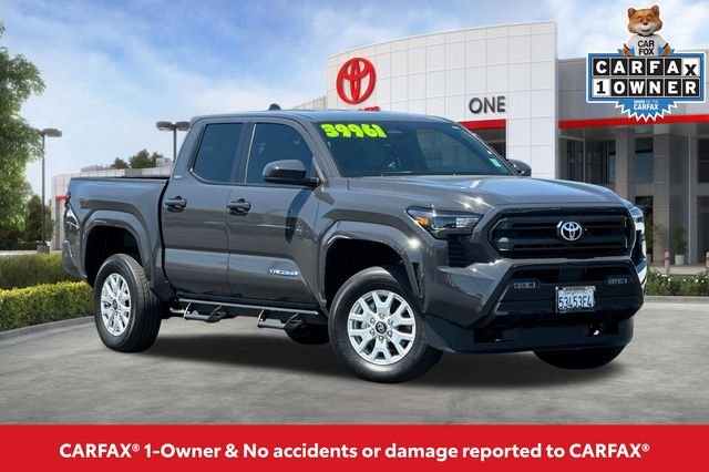Used 2025  Toyota SR5 image 2