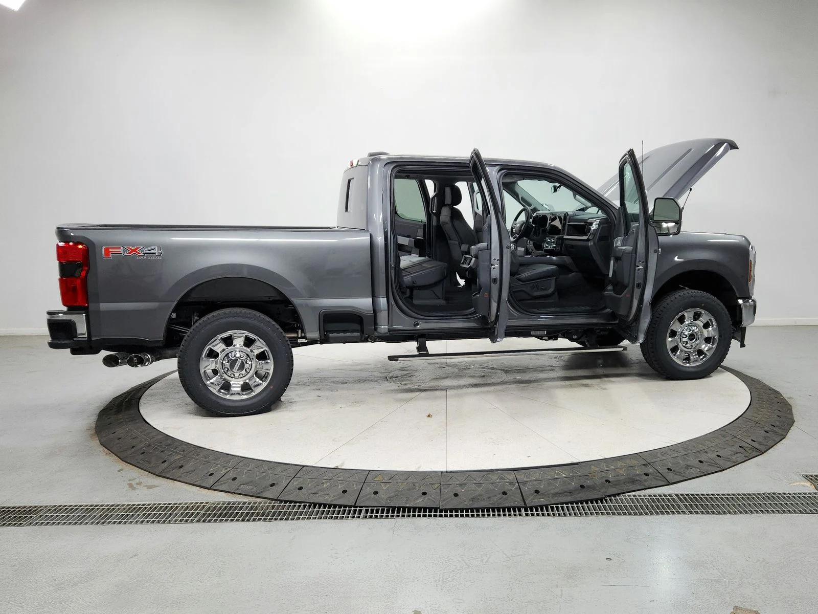 New 2026 Carbonized Gray Metallic Ford F-250® Lariat® image 16