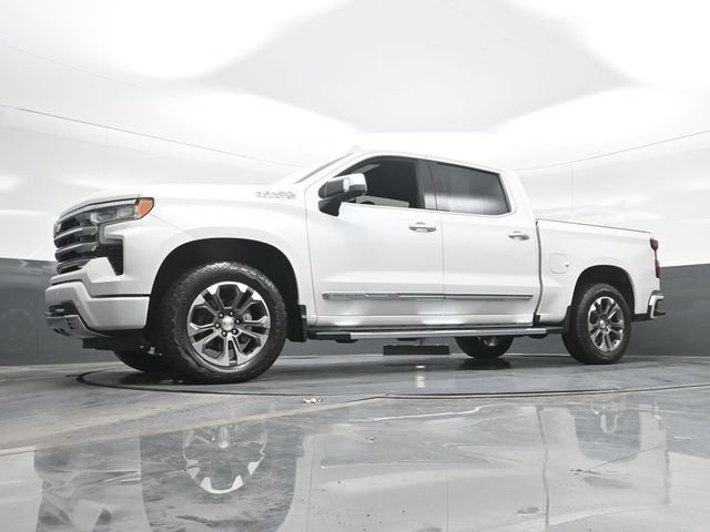 Used 2024 Beige Chevrolet High Country image 22