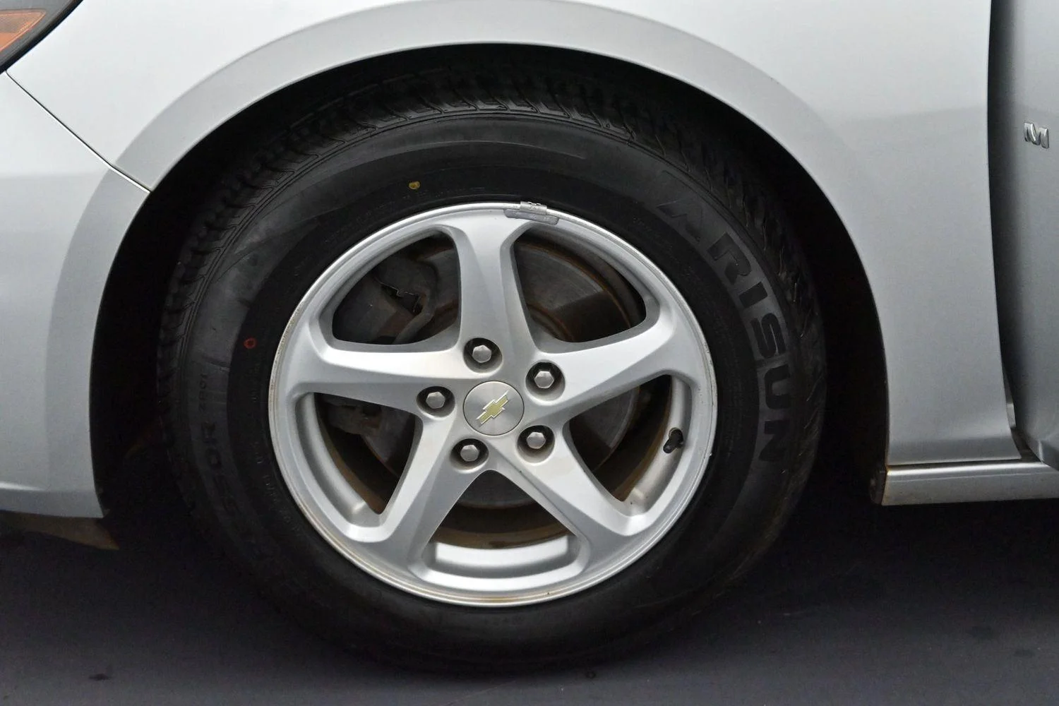 Used 2018 SILVER ICE METALLIC Chevrolet LS image 31