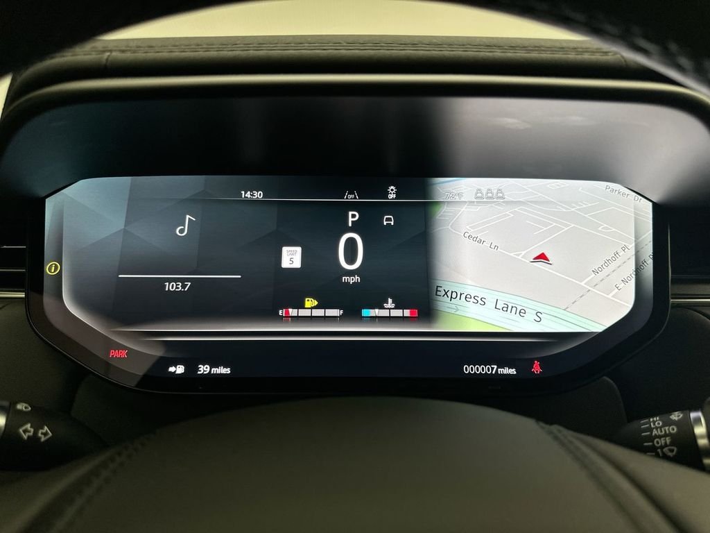New 2026 Fuji White Land Rover SE image 15