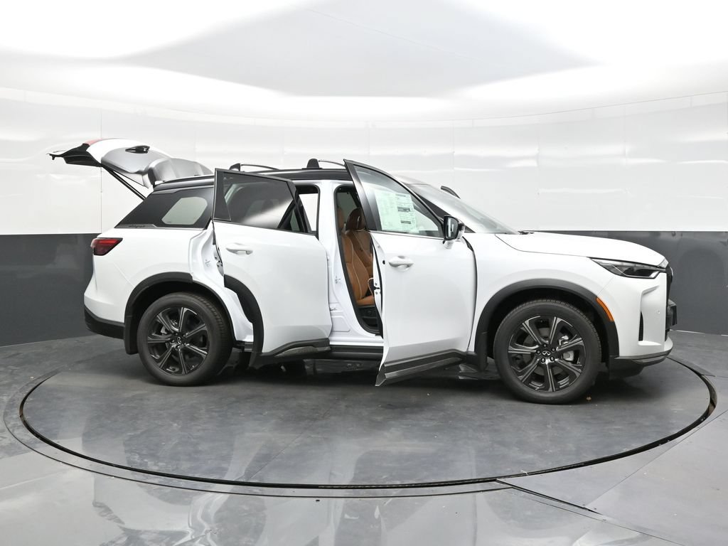 New 2027 2T RAD WHT INFINITI Autograph AWD image 55