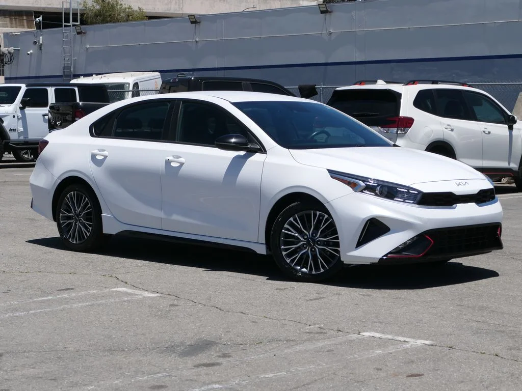 Used 2023 Snow White Pearl Kia GT-Line image 1