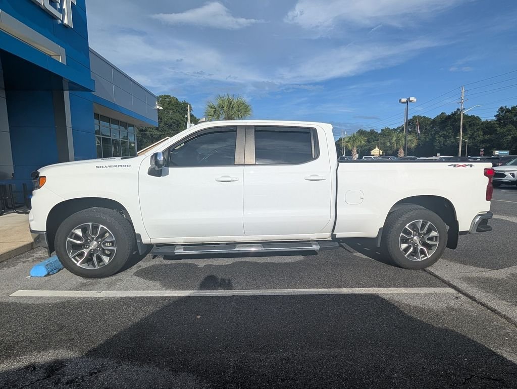 Used 2023 White Chevrolet LT image 4