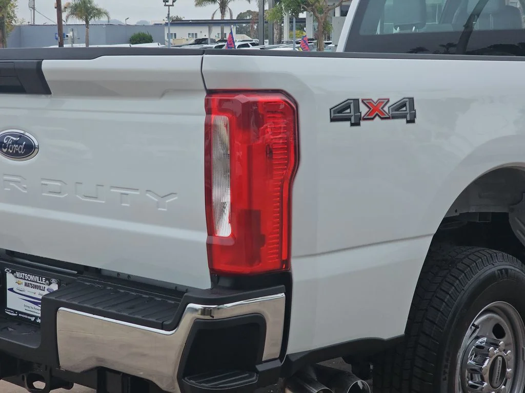 New 2026 Oxford White Ford F-250® XL image 38