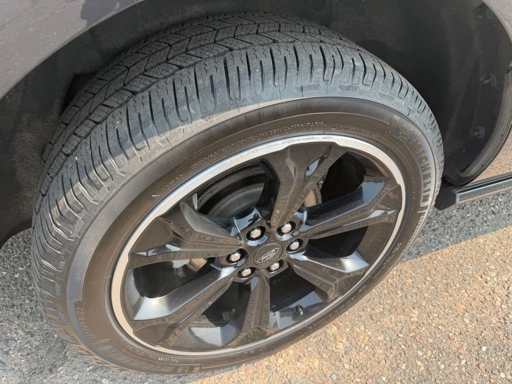 Used 2023  Ford Limited image 17