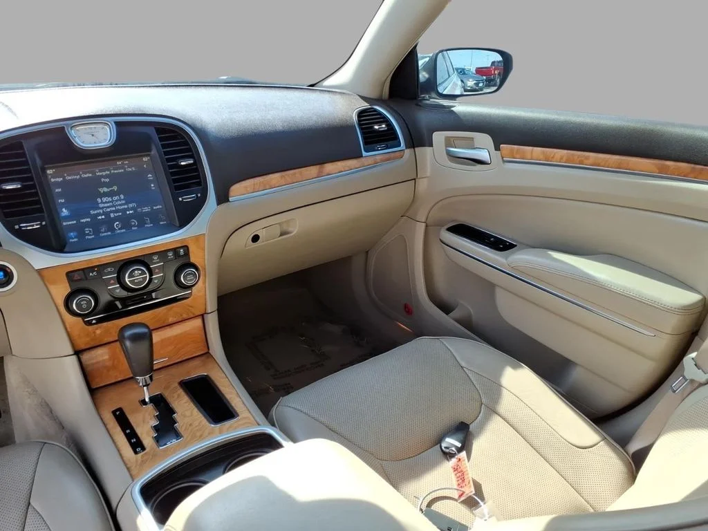 Used 2012 White Chrysler C image 14